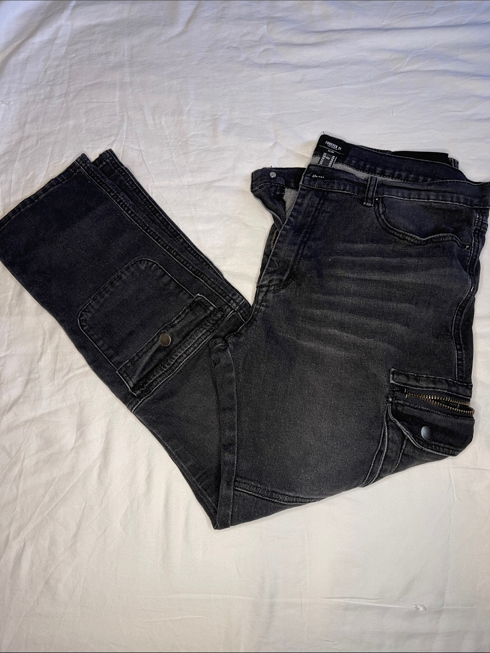 Forever 21 Men's Black Slim Straight Cargo Jeans - 38 Waist